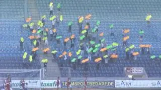 After Not Scoring For 5 Straight Games, Soccer Team&rsquo;s Fans Hold Giant Arrows Toward Goal