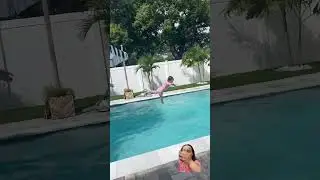 #pool #swimming #poolparty #swimmingpool #fun #shortsviral #dog #macroobjects #funny #donuts