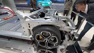 The front suspension structure looks a bit different from this perspective for the first time.