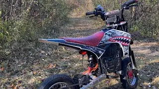 Razor dirt bike in city trails