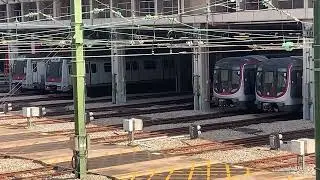 荃灣綫 Q-train A603/A604，A607/A608，M-train A191/A182，A227/A214 停泊在荃灣車廠