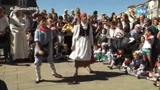 VITORIANEANDO JAIAK Ofrenda Floral y Aurresku de Honor Txiki