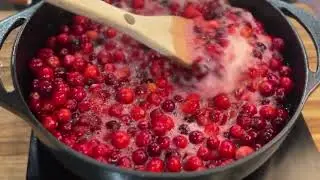 ЛУЧШИЙ домашний клюквенный соус | Всего 3 ингредиента!