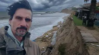 Massive Unwetter in Spanien - Verw&uuml;stung der K&uuml;ste und Kampf um die Piratenbar