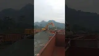 Muat material split pake dua excavator.. #excavator #komatsu #mitsubishi #dumtruck