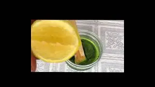 Shampoing maison au persil : la solution pour des cheveux longs, propres et sans pellicules.