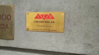 Low Cost Rail - Placa en Ronda de Atocha Madrid