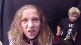 Junior Jerichoholics perform Fozzy 