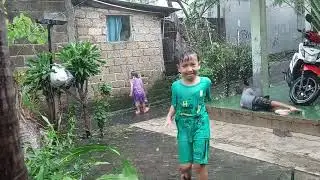 main hujan minta pipis dlu 😅🤭