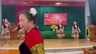 Chiếc khăn piêu : Hương Tần
