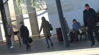GDAŃSK GŁ&Oacute;WNY,  PENDOLINO WLATUJE NA PERON DRUGI A P&Oacute;ŹNIEJ POJAWAIJĄ SIĘ POLICJANCI I SOK I INNE!?