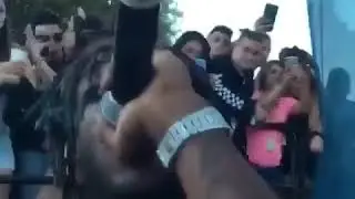 Lil Uzi Preforming &ldquo;Grab the Wheel&rdquo;