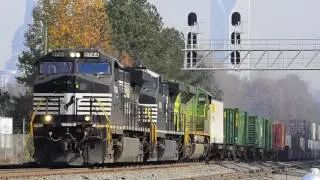 Norfolk Southern P99 at Charlotte Junction with the Illinois Terminal unit