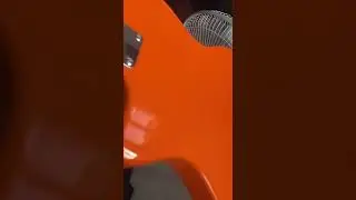 Orange O-bass closeup