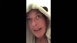Comedian Kristel Zweers deed tijdens corona een vreselijke ontdekking mbt shampoo