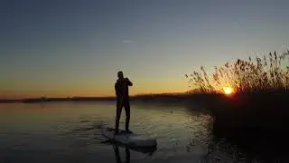 Suppen prachtige Westeinderplassen bij zonsopkomst