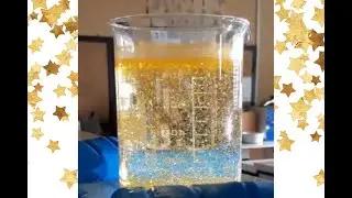 Formazione di cristalli di ioduro di piombo in sospensione in acqua