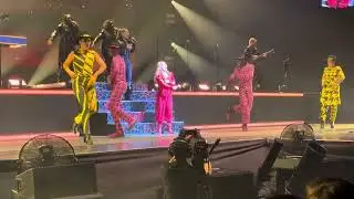Kylie Minogue - Tension Tour Bogotá - Dancing