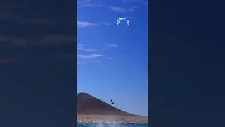 This is what the best big air kitesurfer in the world looks like in action 😳