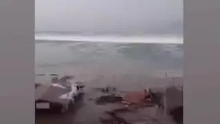 LARGE TSUNAMI WAVE After Large 7.7 Earthquake in Indonesia September, 28, 2018