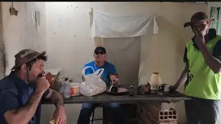 NALDINHO DAS GAMELAS FAZENDO CAFÉ PARA EU FLÁVIO E VITOR TOMAR E BATER UM PAPO