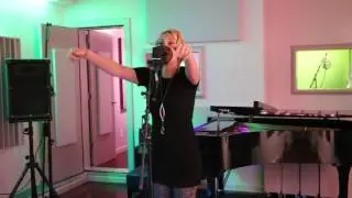Lisa Putnam Thayer @ DogManic Recording Studios