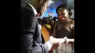 Demande en Mariage d'un agent de MTNCI lors d'un d&icirc;ner_Gen's K'lhaud DE Siiaabb'aa