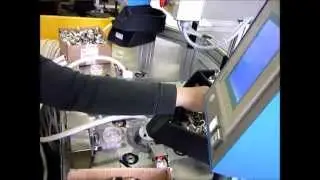 Machine d'emmanchement sertissage double pour flexibles