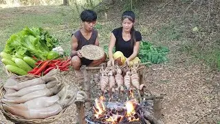 Cooking squid salad with Chili sauce for dinner, Survival cooking