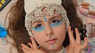 Satisfying ASMR sounds! Amazing Makeup! (No talking)