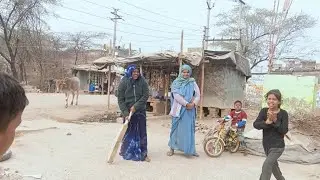 Maidan mein Khiladi utar chuka hai