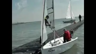 Sailing or Dingy on Thames Estuary Topper Magno