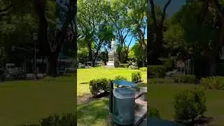 Es una delicia poder pasear por la plaza Mitre de #avellaneda #walking #shorts #buenosaires #travel