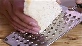 How to make fresh breadcrums without blender