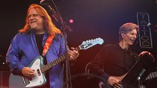 Phil Lesh & Friends ft. Warren Haynes, John Medeski and More - 