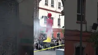 Blowing up a Judas in Ciudad de Mexico