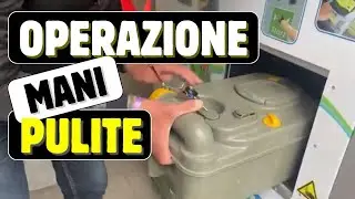Pulire la cassetta del WC camper senza sporcarsi