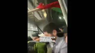 В Дагестане толпа сносит двери в аэропорту из-за марка #дагестан #махачкала #евреи #израиль #хамас