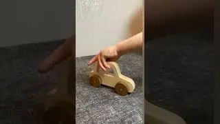 Wooden toy car on wheels - Добавьте Дерев'яна машинка на колесах