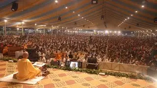 HH RADHANATH SWAMI MAHARAJ ECSTATIC DANCING KIRTAN AT KARTIK YATRA 2025 #govardhan 