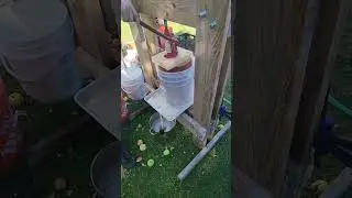 Pressing The Apples With Hydraulic Jack