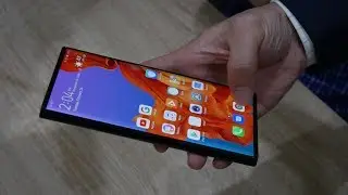 Hands on the foldable Huawei Mate X - #MWC19