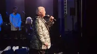 The Elvis Concert @ De Klinker, Winschoten: 'Walk With Me' by Jim Murray.