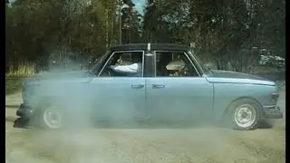 Kaksip&auml;inen auto