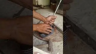 poniendo los resorte de las v&aacute;lvulas de moto china