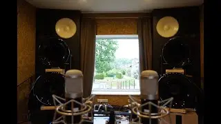 Hemp FR8 fullrange on 200Hz tractrix , recorded with large diaphragm studio mics. No EQ.