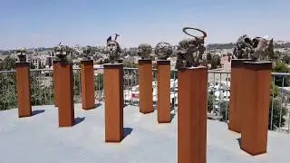 הגבול בין ישראל לירדן בירושלים עד שנת 1967 (שער מנדלבאום או מעבר מנדלבאום). תצפית מגג מוזיאן על התפר