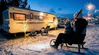 Wintercamping‑Abenteuer auf dem Campingplatz &ndash; Silvester im Wohnwagen 🎆 Camping bei Schnee!