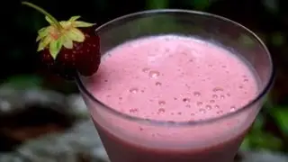 Raw Vegan Strawberry Banana Shake