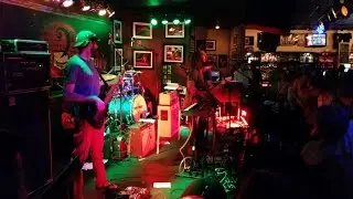 Earphunk 